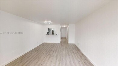 1441 Lincoln Rd, Unit 309 in Miami Beach, FL - Foto de edificio - Building Photo