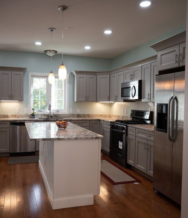 18 Equestrian Ln in Chelmsford, MA - Building Photo - Building Photo