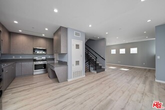 1657 Micheltorena St in Los Angeles, CA - Building Photo - Building Photo