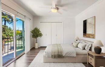1048 9th St in Santa Monica, CA - Building Photo - Building Photo