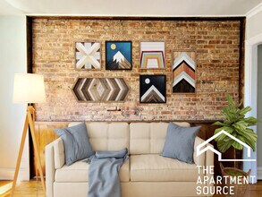 3449 N Sheffield Ave, Unit GDN in Chicago, IL - Building Photo - Building Photo