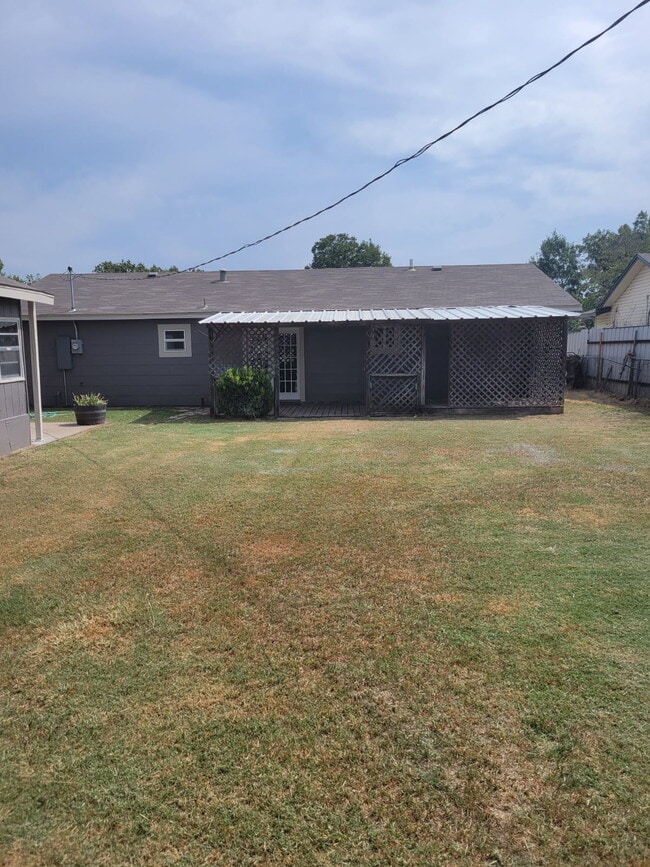 214 Glasgow Dr in Wichita Falls, TX - Building Photo - Building Photo