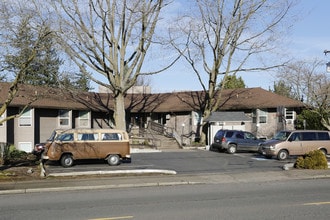 Prescott Terrace Apartments in Portland, OR - Building Photo - Building Photo