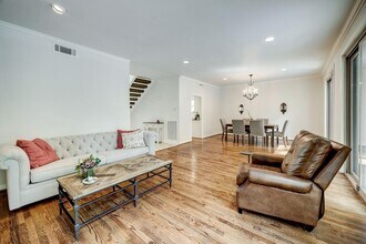 201 Vanderpool Ln, Unit 50 in Houston, TX - Foto de edificio - Building Photo