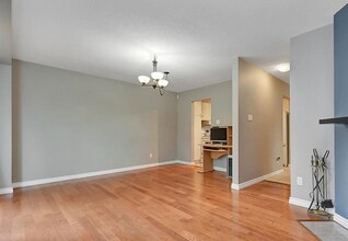 571 Seyton Dr in Ottawa, ON - Building Photo - Building Photo