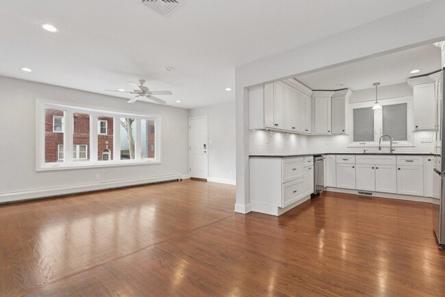 property at 22 Fox Pl