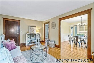 22 Gloucester St in Arlington, MA - Building Photo - Building Photo
