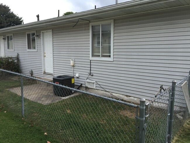409 E Downing St in Springfield, MO - Building Photo - Building Photo