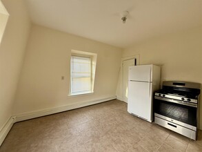 17 Tufts St, Unit 3 in Cambridge, MA - Building Photo - Building Photo