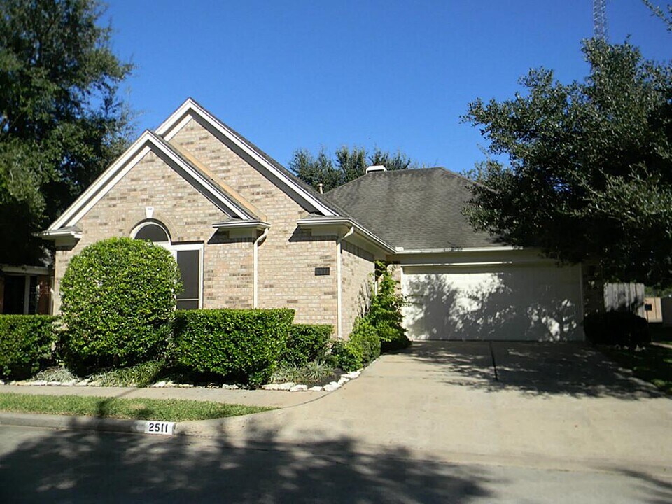 2511 Branch View Ln in Missouri City, TX - Building Photo