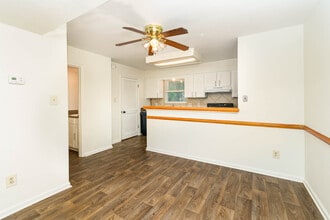 OV Mirage in Norfolk, VA - Foto de edificio - Building Photo