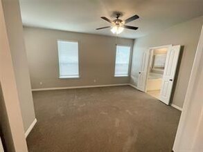 801 Porcupine Dr in Springtown, TX - Building Photo - Building Photo