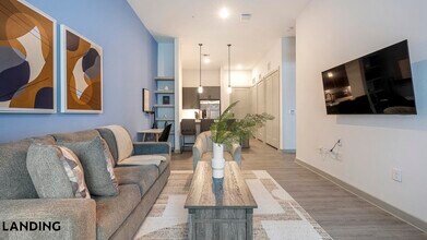 3706 Goodwin Ave in Austin, TX - Foto de edificio - Building Photo