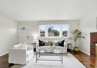 7201 Loch Raven Rd in Temple Hills, MD - Foto de edificio - Building Photo