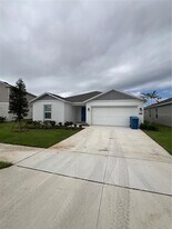 2722 Pennachio Dr in Lake Wales, FL - Building Photo