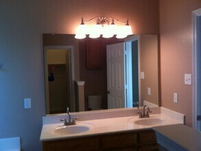 2217 Summer Brook Dr in Weatherford, TX - Building Photo - Building Photo