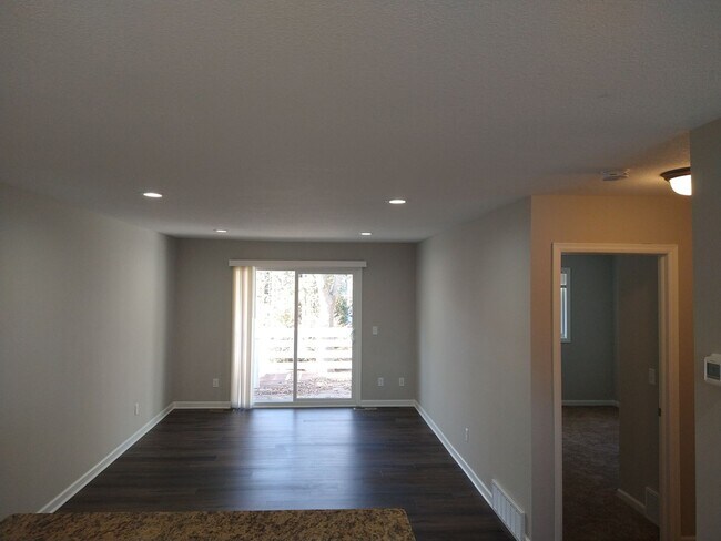 316 Shawnee Trail in Shakopee, MN - Building Photo - Building Photo