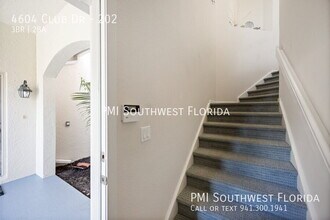 4604 Club Dr in Port Charlotte, FL - Building Photo - Building Photo