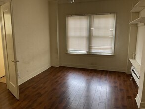 3906 Beverly Blvd, Unit Bachelor in Los Angeles, CA - Foto de edificio - Building Photo