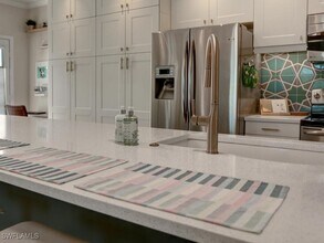 7095 Barrington Cir in Naples, FL - Foto de edificio - Building Photo