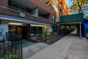 616 E 18th St in Brooklyn, NY - Foto de edificio - Building Photo