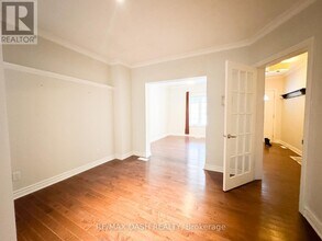 1529 Queen St E in Toronto, ON - Building Photo - Building Photo