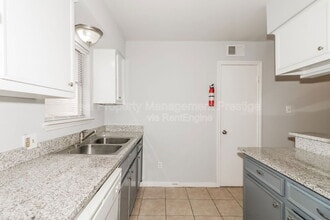 3111 Falk Ct in La Porte, TX - Foto de edificio - Building Photo