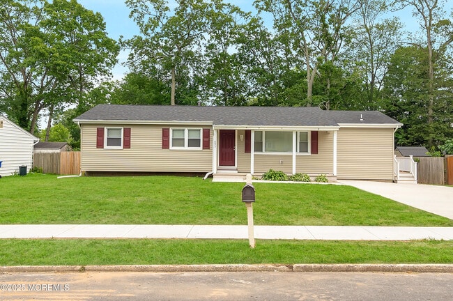 property at 895 Raleigh Dr