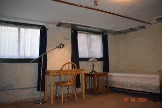 533 Elizabeth St, Unit 2 in Ann Arbor, MI - Building Photo - Building Photo