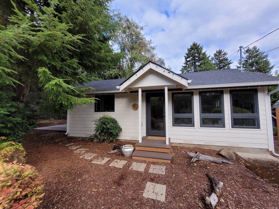 7279 SW Canyon Ln in Portland, OR - Building Photo
