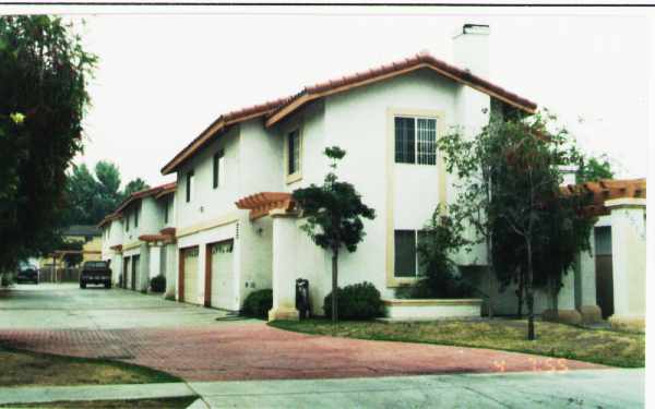 6515 E 72nd St in Paramount, CA - Building Photo