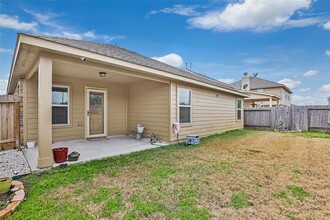 319 American Black Bear in Crosby, TX - Building Photo - Building Photo