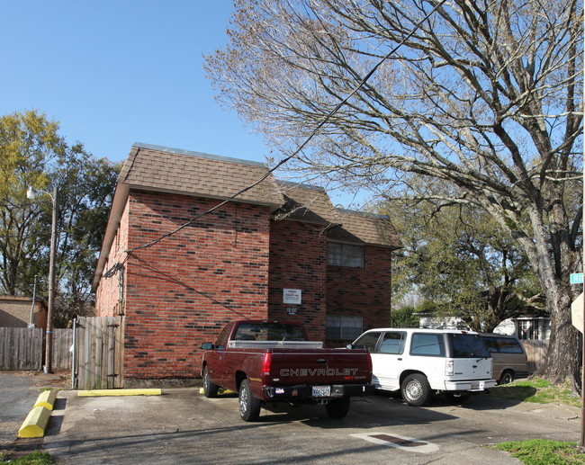 2500 Metairie Rd in Metairie, LA - Building Photo - Building Photo