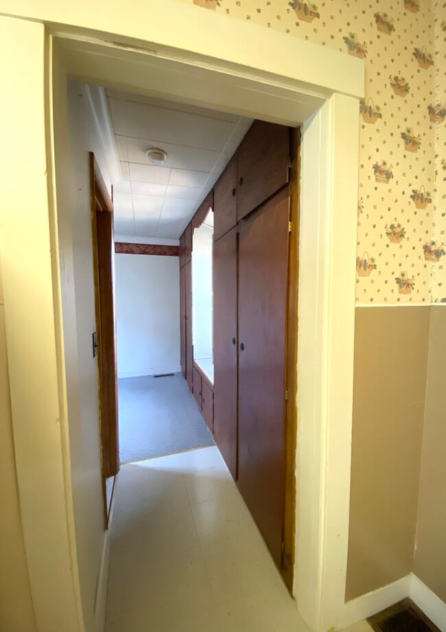 19 South St, Unit 19South St. Rent B in Presque Isle, ME - Building Photo - Building Photo