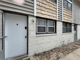 2304 Wake Forest St in Virginia Beach, VA - Building Photo
