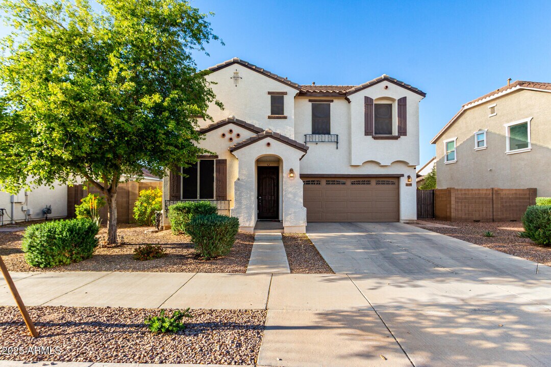 20961 E Via De Olivos in Queen Creek, AZ - Building Photo