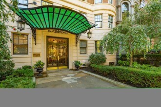 24 Commonwealth Ave, Unit 308 in Boston, MA - Foto de edificio - Building Photo