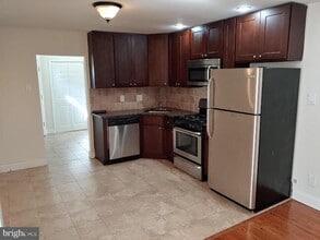 1749 W Passyunk Ave in Philadelphia, PA - Building Photo - Building Photo