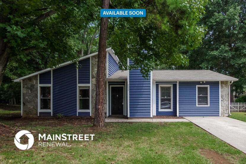 6632 Woodthrush Dr in Charlotte, NC - Building Photo