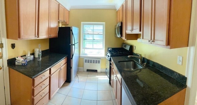 property at 652 Washington St