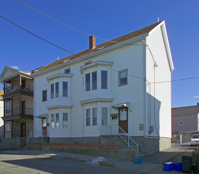 116-118 Kellogg St in Fall River, MA - Building Photo