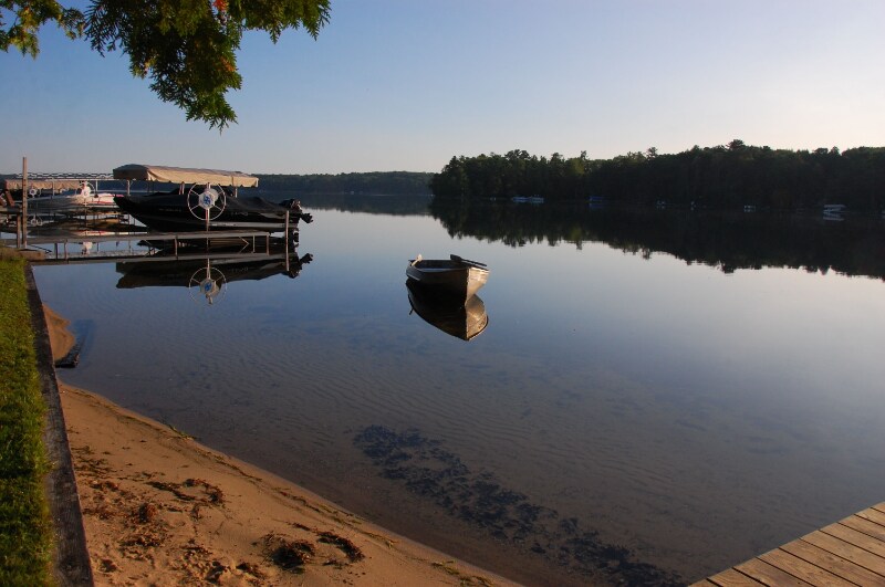 7811 Hillside Dr in Traverse City, MI - Building Photo