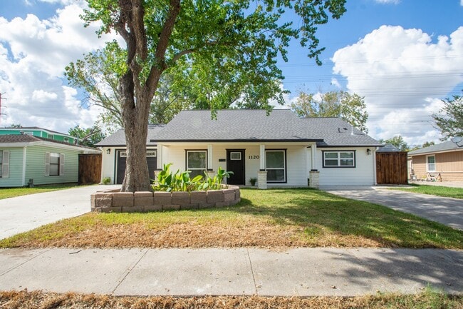 property at 1120 Mobile Dr