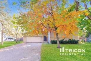 4905 Independence St in Maple Plain, MN - Building Photo