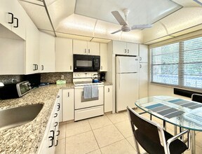 2504 Antigua Terrace in Coconut Creek, FL - Building Photo - Building Photo