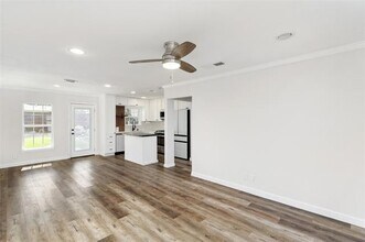 1237 Valley Vista Dr in Grapevine, TX - Building Photo - Building Photo