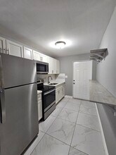 933 W 7th St in Riviera Beach, FL - Building Photo - Building Photo