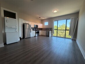 2727 Houston Ave in Houston, TX - Foto de edificio - Building Photo