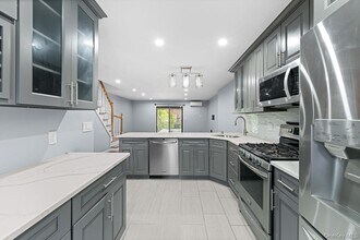 69-16 Eliot Ave in Queens, NY - Building Photo - Building Photo