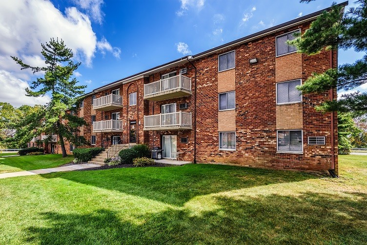 Water View Court in Claymont, DE - Foto de edificio